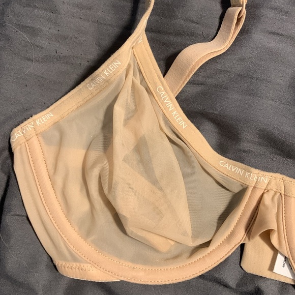 Calvin Klein Unlined Bra - Picture 2 of 3
